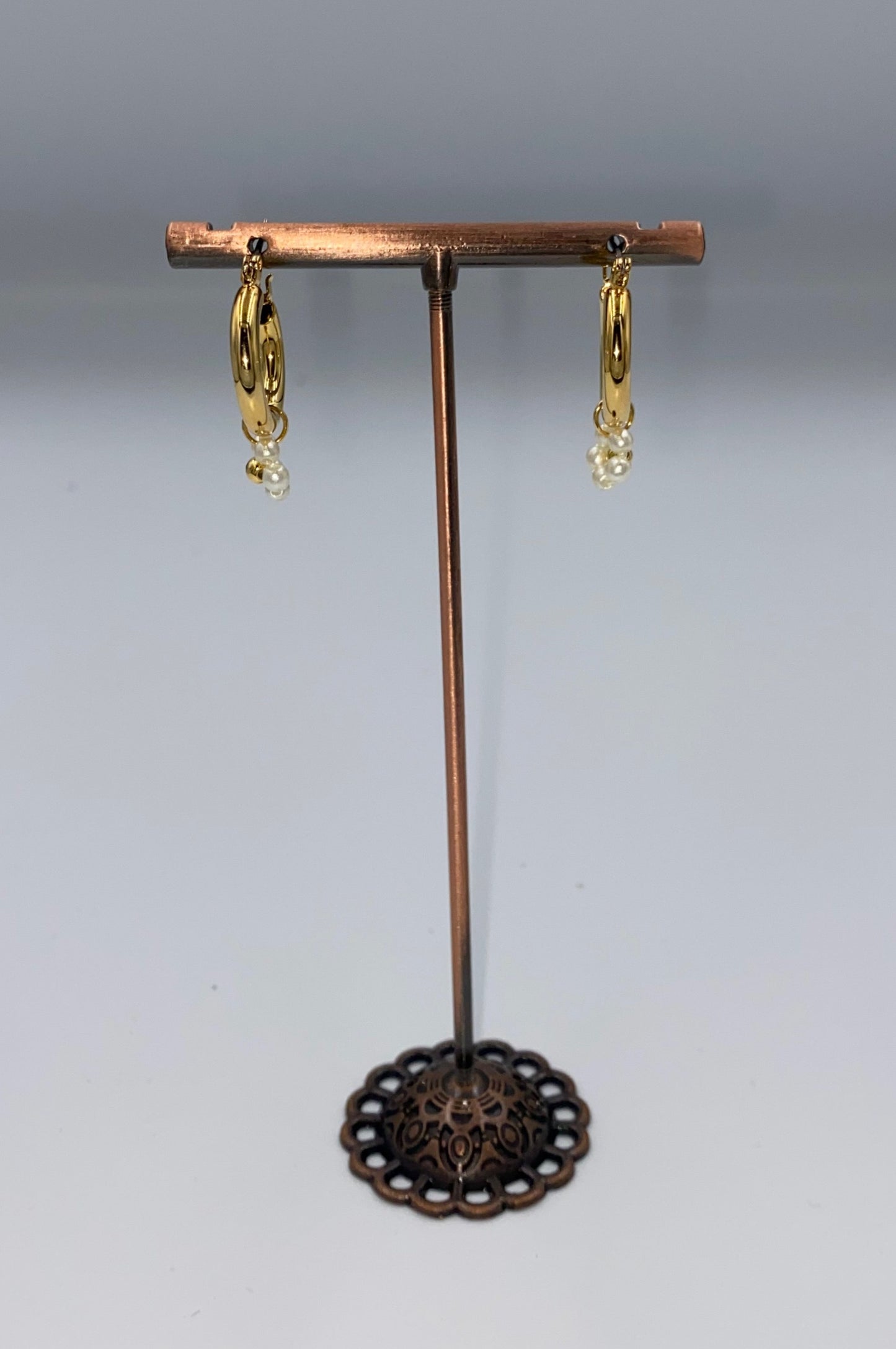 【即納】Le`toile 韓国女性アクセサリー フラワービーズ イヤリング ゴールド